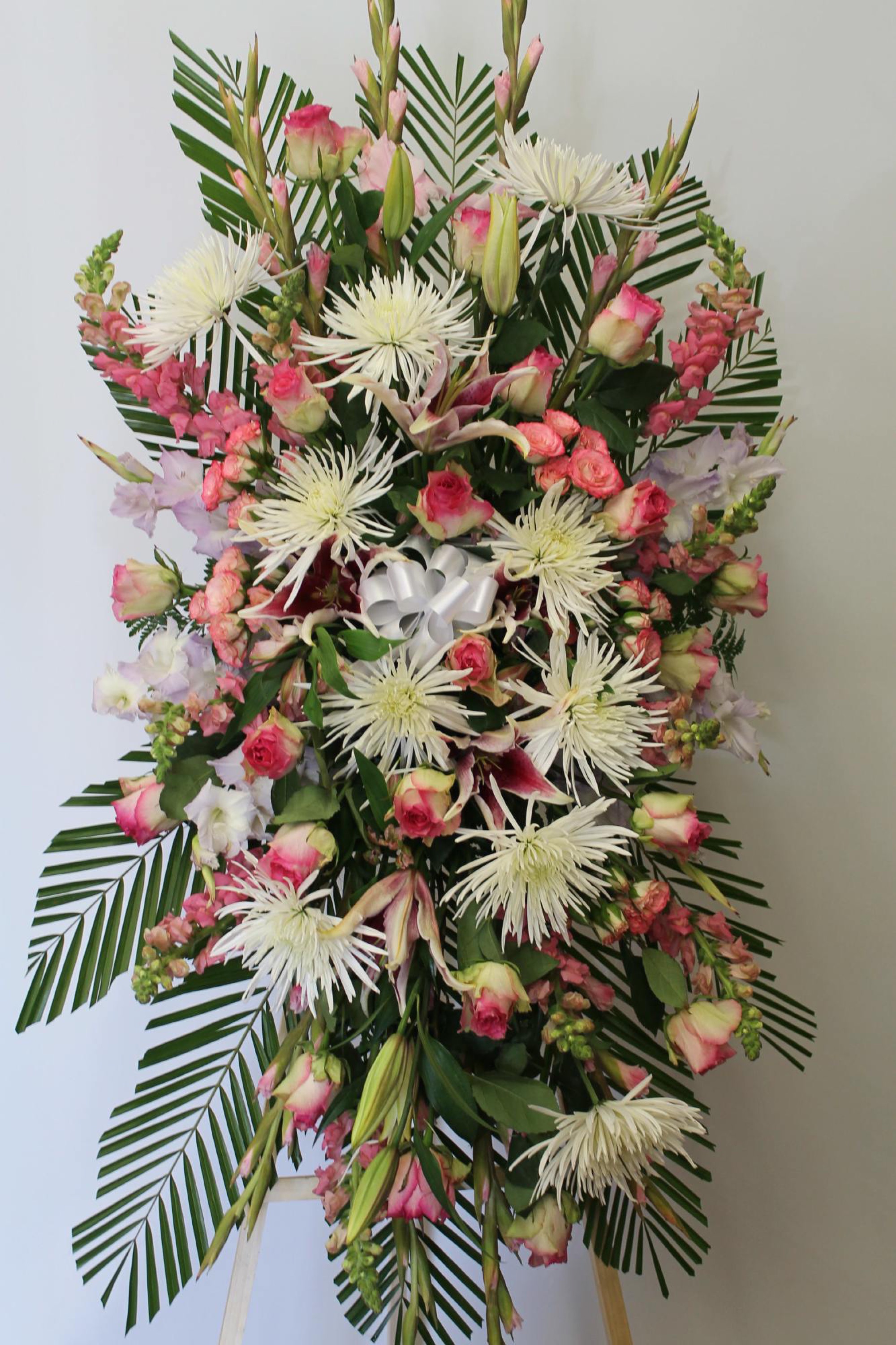 Pink &amp; White Spray